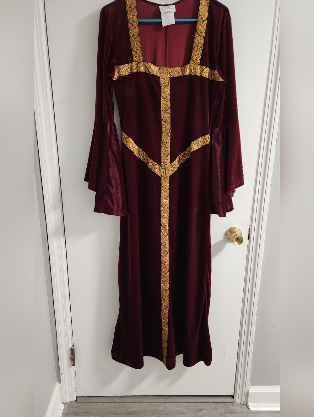 California Costume Collection Guinevere Burgundy Velvet And Gold Trim, Size S